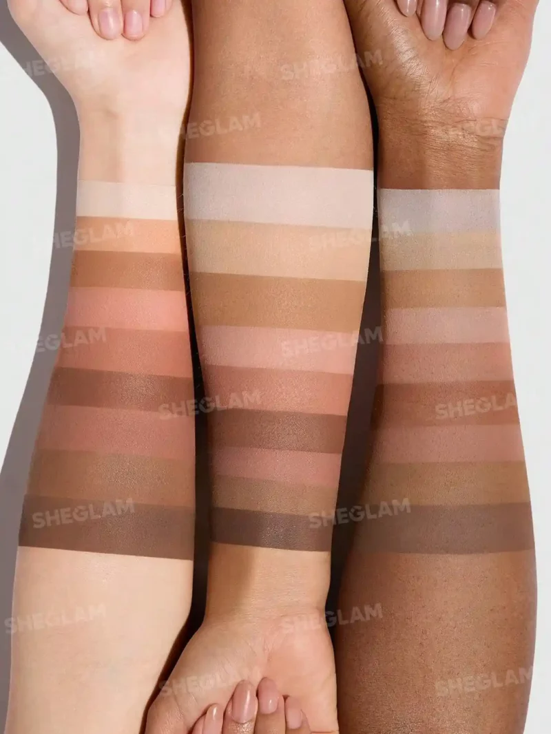 رنگ سایه FOREVER MATTE 9-PAN شیگلم روی دست